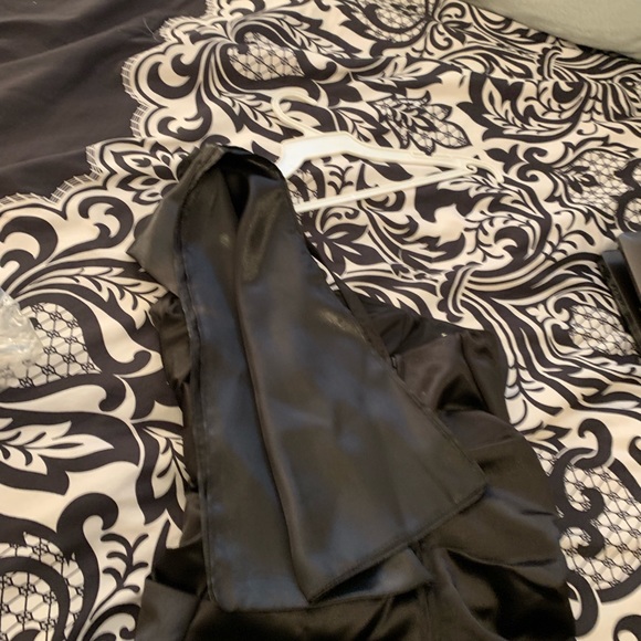 Dress - Picture 3 of 3